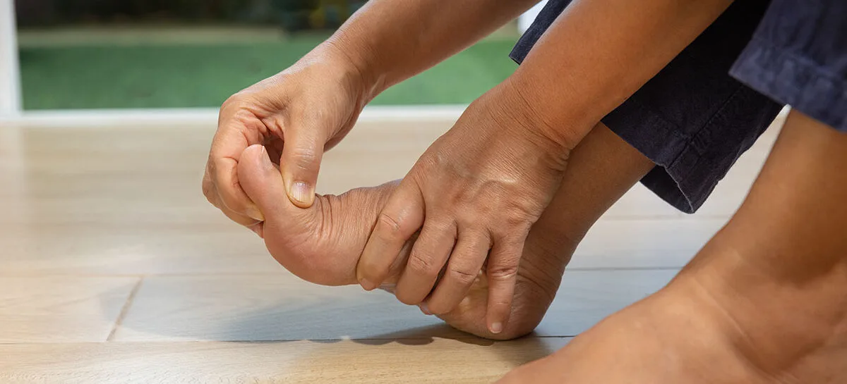 أسباب وأعراض وعلاج تلف الأعصاب