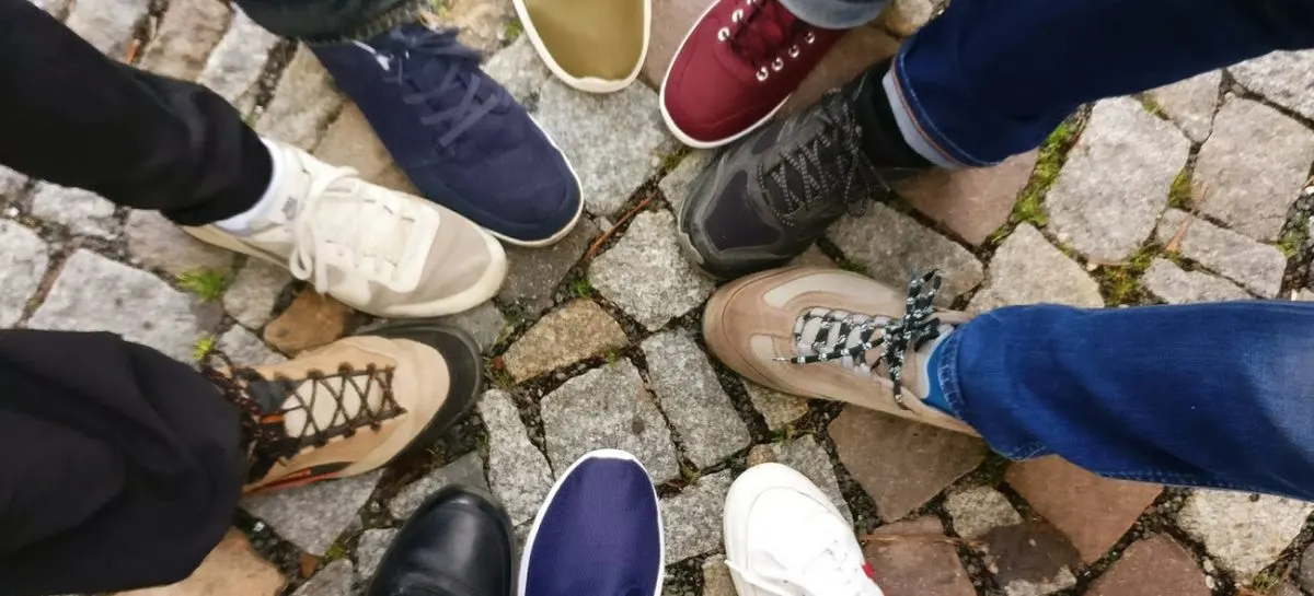 كيف يمكن للأحذية الخاطئة أن تسبب آلام الظهر