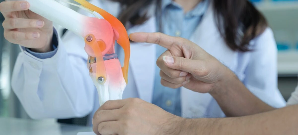 سبع أسئلة يجب أن تطرحها على طبيبك قبل إجراء عملية استبدال الركبة